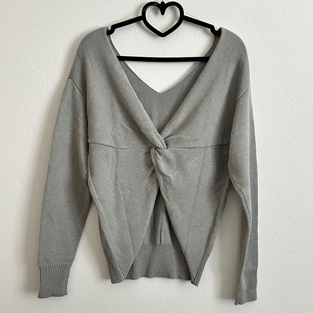 Cotton Emporium Gray Twist / Knot Back Knit Sweater Size S